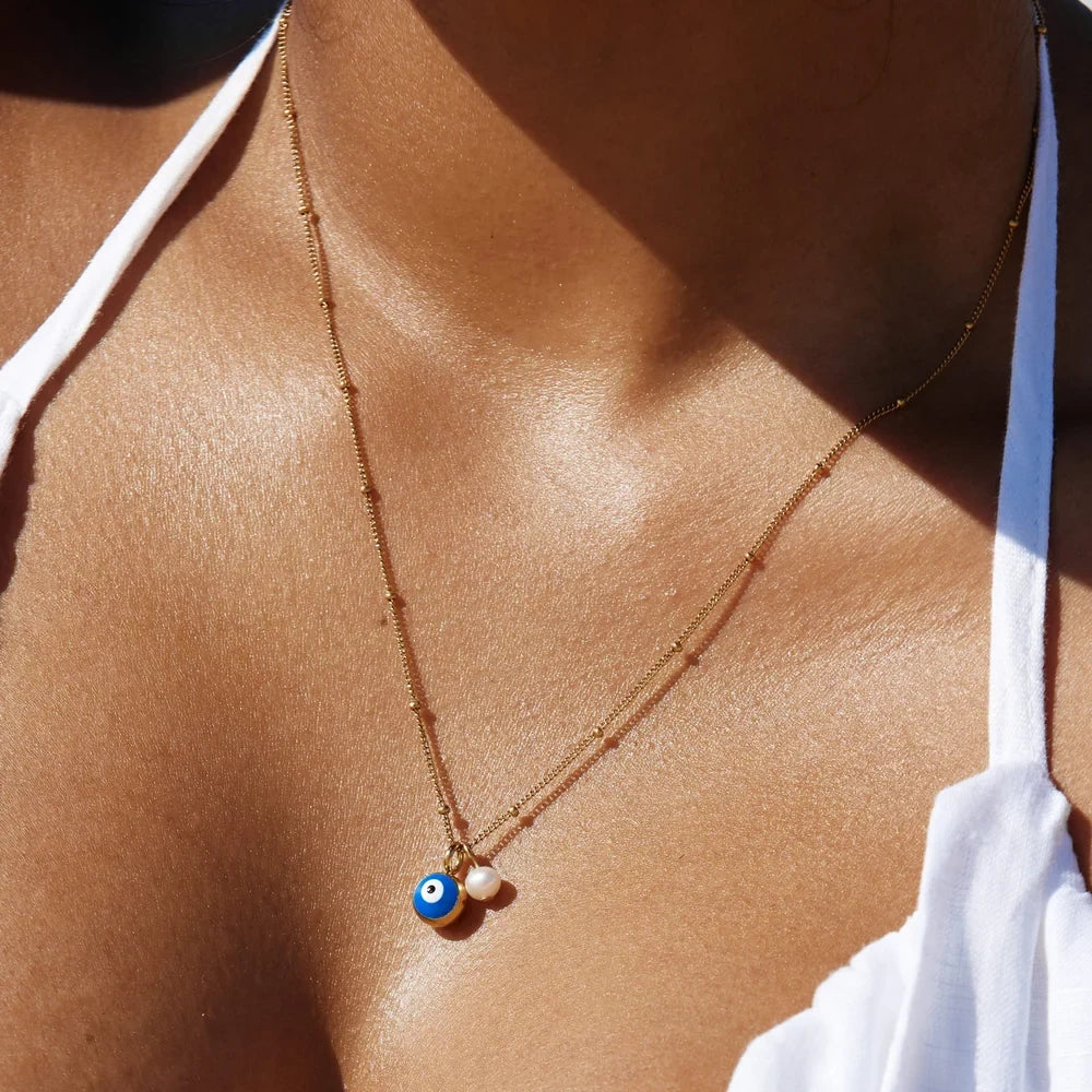 Colar Uluwatu na modelo