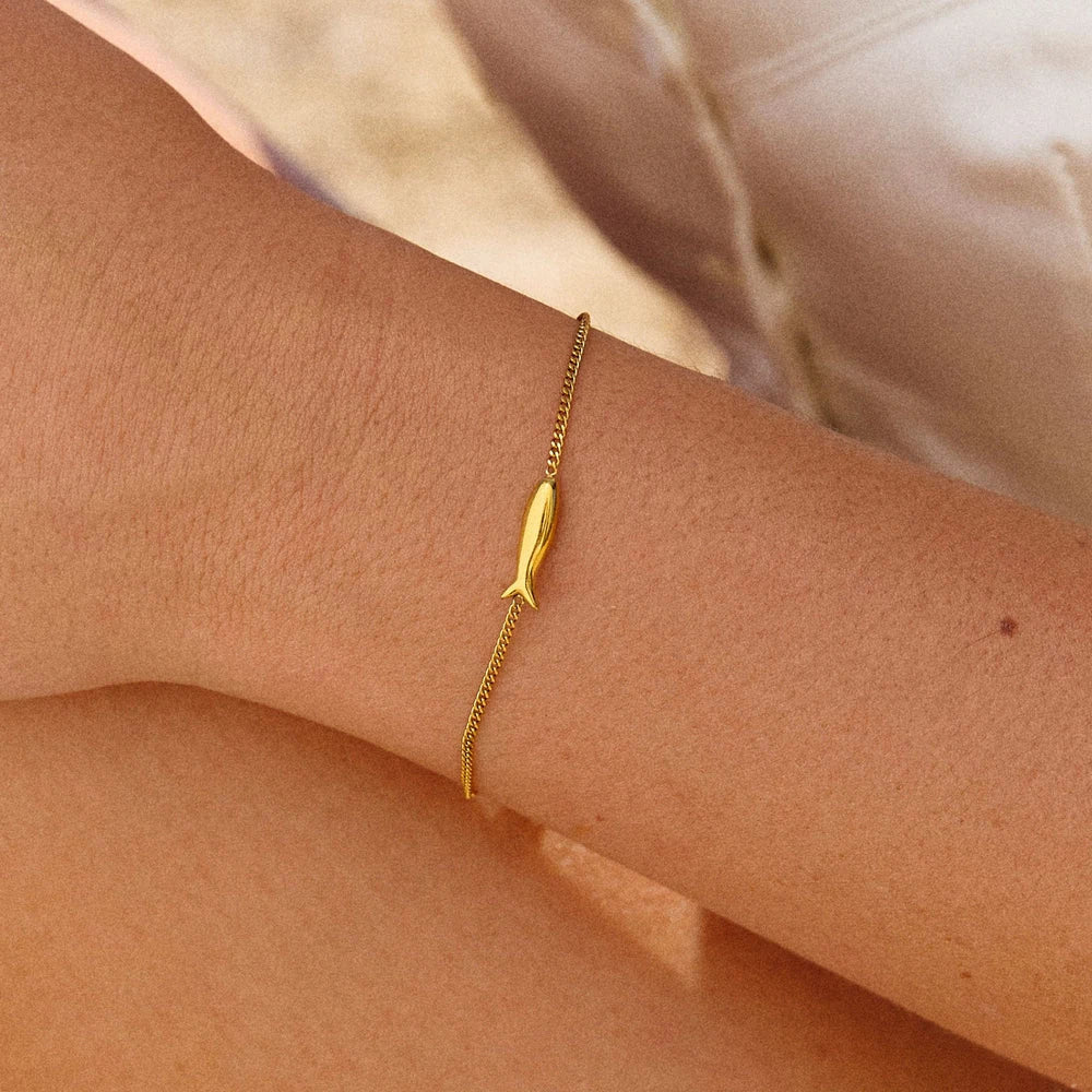 Pulseira Cumbuco na modelo